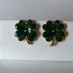 1993 Avon Shamrock Lucky Clover Grean Enamel Gold Post Earrings